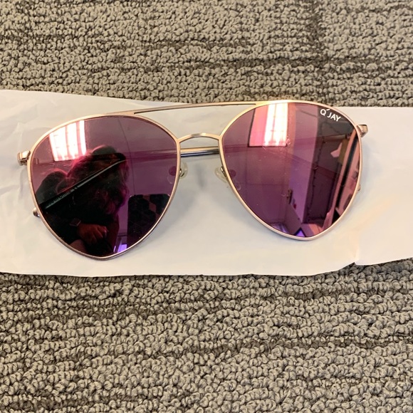 Quay Gold/Pink Australia Sunglasses - Picture 1 of 3